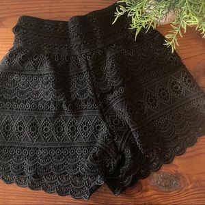 ⭐️ high-waisted lace shorts